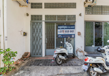 3 Bedroom Townhouse  For Sale -  Chakto Mukh, Phnom Penh thumbnail