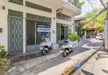3 Bedroom Townhouse  For Sale -  Chakto Mukh, Phnom Penh thumbnail