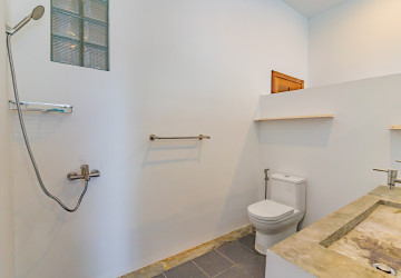 3 Bedroom Townhouse  For Sale -  Chakto Mukh, Phnom Penh thumbnail