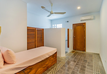 3 Bedroom Townhouse  For Sale -  Chakto Mukh, Phnom Penh thumbnail