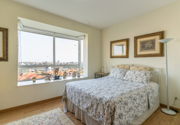 7th Floor 2 Bedroom Condo For Sale - Rose Condo, Tonle Bassac, Phnom Penh thumbnail