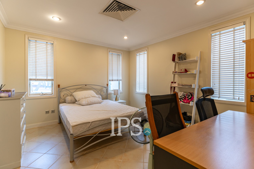 3 Bedroom Villa For Sale - North Bridge, Teuk Thla, Phnom Penh - Image 23