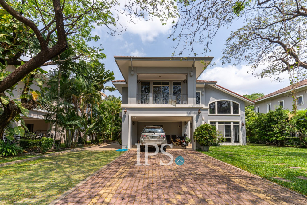 3 Bedroom Villa For Sale - North Bridge, Teuk Thla, Phnom Penh