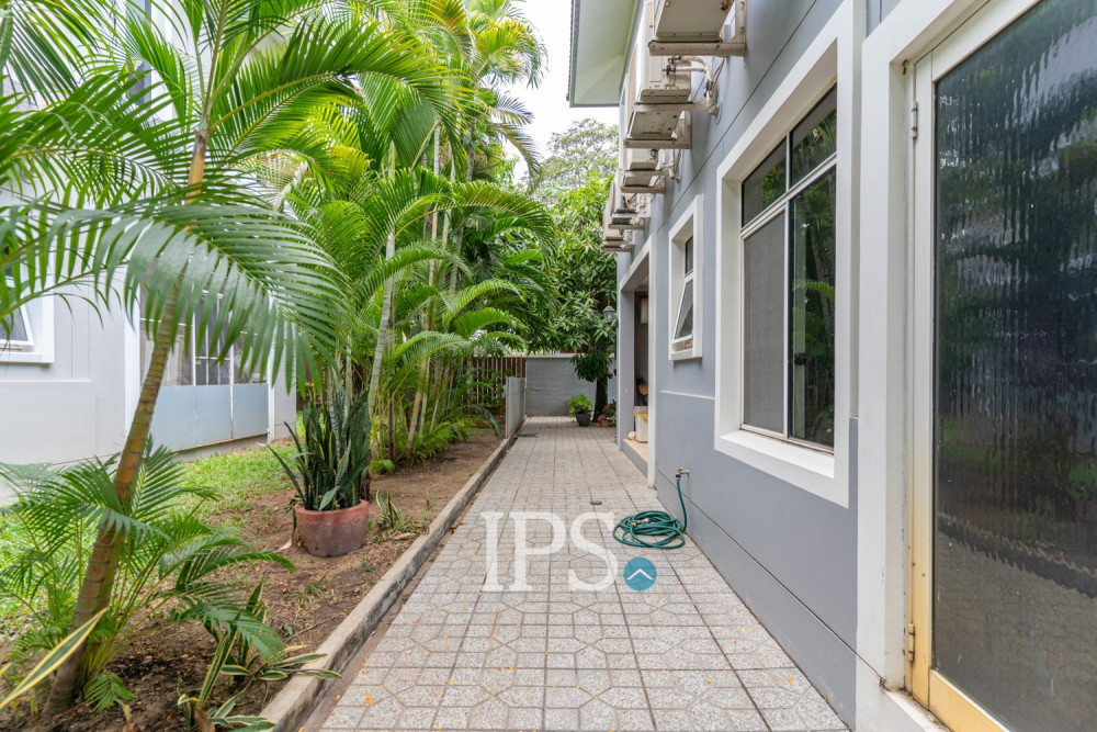 3 Bedroom Villa For Sale - North Bridge, Teuk Thla, Phnom Penh - Image 36
