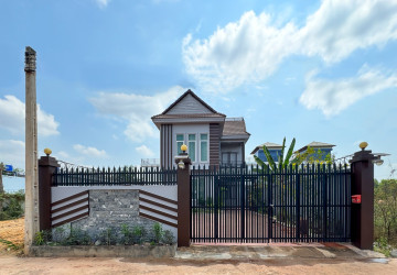 3 Bedroom House For Rent - Svay Dangkum, Siem Reap thumbnail