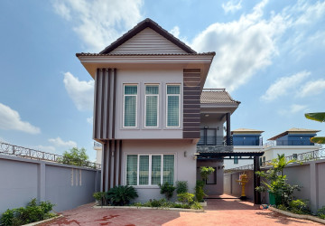 3 Bedroom House For Rent - Svay Dangkum, Siem Reap thumbnail