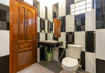 1 Bedroom Apartment For Rent - Svay Dangkum, Siem Reap thumbnail