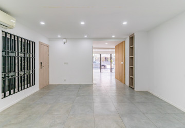 99 Sqm Retail Space For Rent - BKK1, Phnom Penh thumbnail