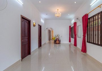 3 Bedroom House For Rent - Chreav, Siem Reap thumbnail