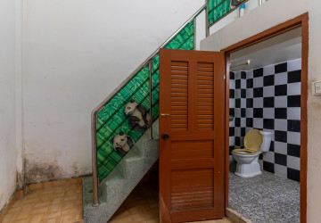 286 Sqm Corner Retail Space For Rent - Chakto Mukh, Phnom Penh thumbnail