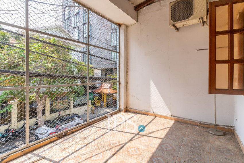 286 Sqm Corner Retail Space For Rent - Chakto Mukh, Phnom Penh