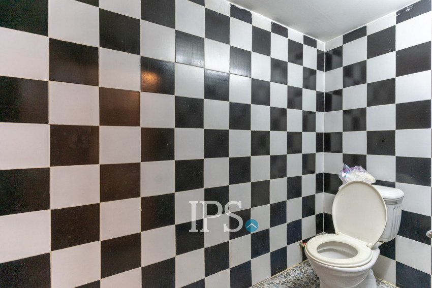 286 Sqm Corner Retail Space For Rent - Chakto Mukh, Phnom Penh