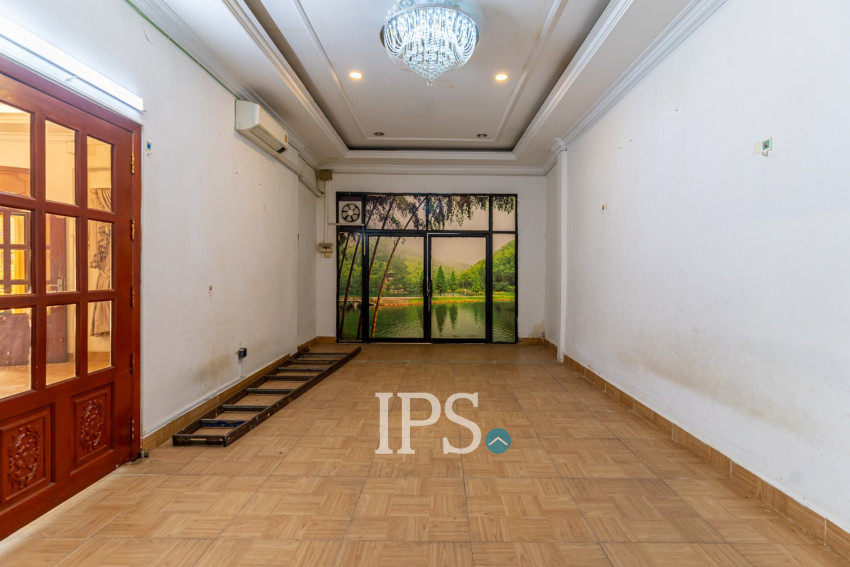 286 Sqm Corner Retail Space For Rent - Chakto Mukh, Phnom Penh