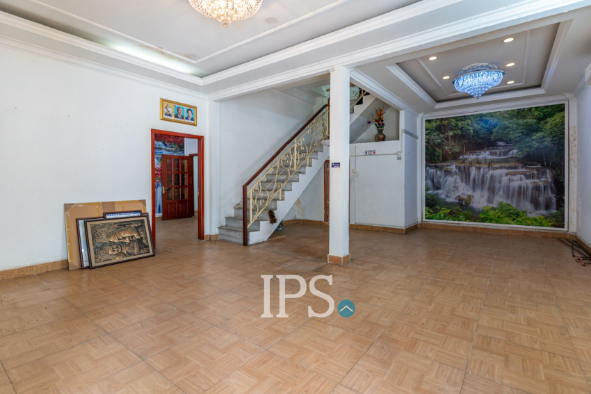286 Sqm Corner Retail Space For Rent - Chakto Mukh, Phnom Penh