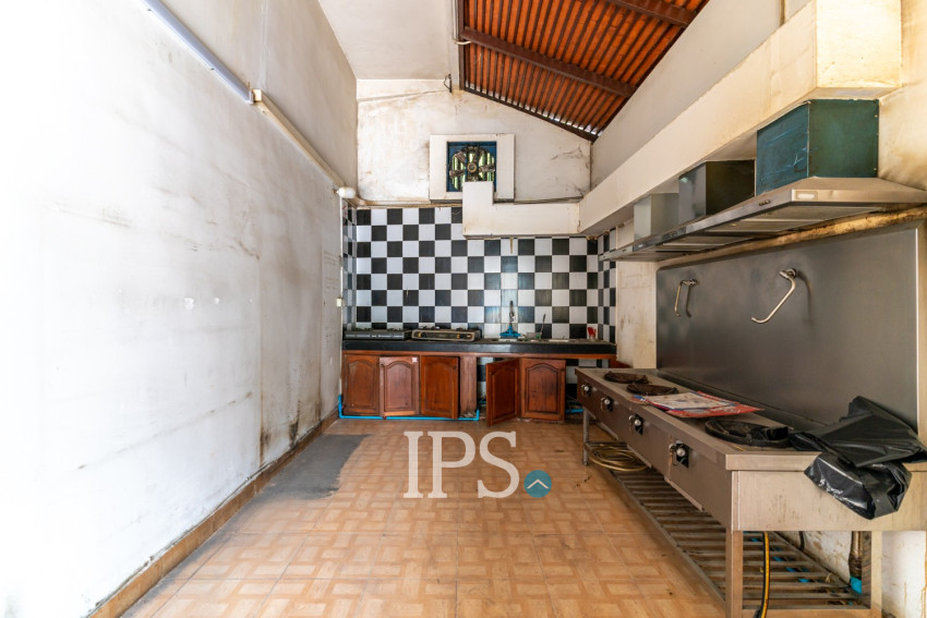 286 Sqm Corner Retail Space For Rent - Chakto Mukh, Phnom Penh