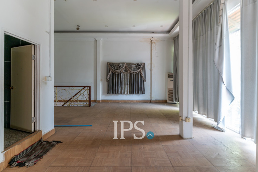 286 Sqm Corner Retail Space For Rent - Chakto Mukh, Phnom Penh