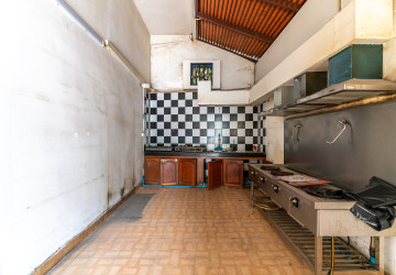 286 Sqm Corner Retail Space For Rent - Chakto Mukh, Phnom Penh thumbnail