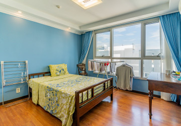 20th Floor 3 Bedroom Condo For Sale - De Castle Royal, BKK1, Phnom Penh thumbnail