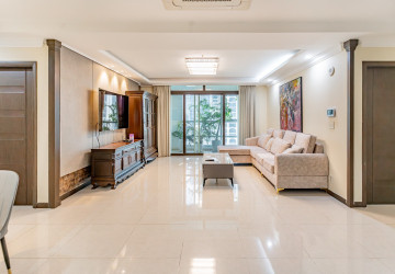20th Floor 3 Bedroom Condo For Sale - De Castle Royal, BKK1, Phnom Penh thumbnail