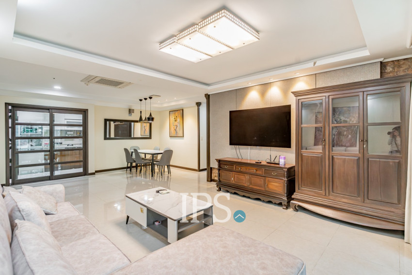 20th Floor 3 Bedroom Condo For Sale - De Castle Royal, BKK1, Phnom Penh