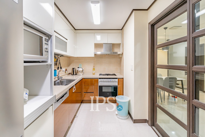20th Floor 3 Bedroom Condo For Sale - De Castle Royal, BKK1, Phnom Penh
