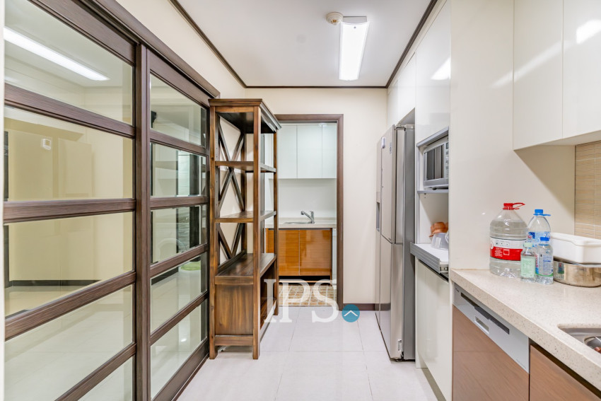 20th Floor 3 Bedroom Condo For Sale - De Castle Royal, BKK1, Phnom Penh