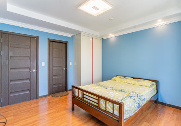 20th Floor 3 Bedroom Condo For Sale - De Castle Royal, BKK1, Phnom Penh thumbnail