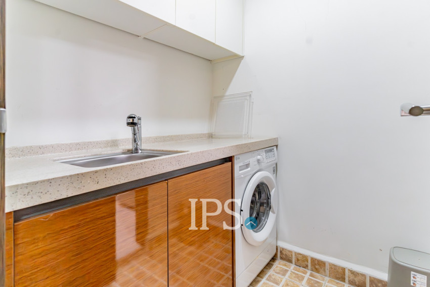 20th Floor 3 Bedroom Condo For Sale - De Castle Royal, BKK1, Phnom Penh