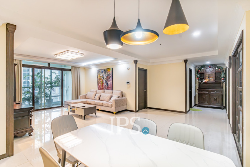 20th Floor 3 Bedroom Condo For Sale - De Castle Royal, BKK1, Phnom Penh