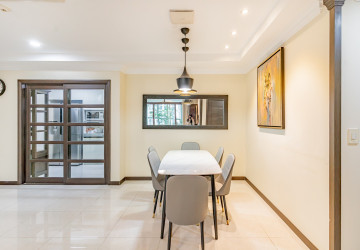 20th Floor 3 Bedroom Condo For Sale - De Castle Royal, BKK1, Phnom Penh thumbnail