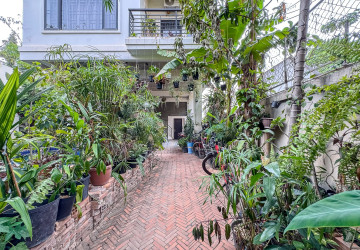 1 Bedroom Apartment For Rent - Svay Dangkum, Siem Reap thumbnail