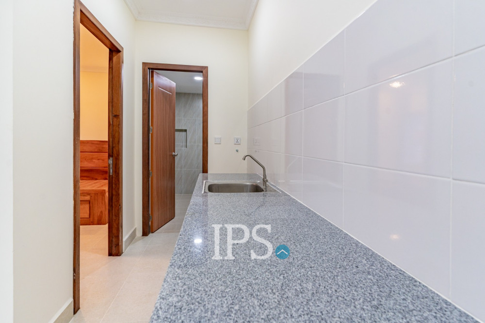 1 Bedroom Apartment For Rent - Beoung Tumpun, Phnom Penh - Image 11