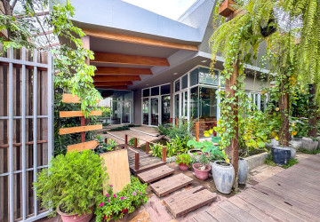 1,000 Sqm Commercial Building For Rent - Svay Dangkum, Siem Reap thumbnail