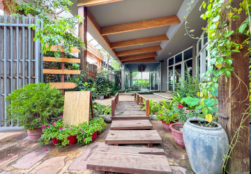 1,000 Sqm Commercial Building For Rent - Svay Dangkum, Siem Reap thumbnail