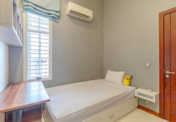 1,000 Sqm Commercial Building For Rent - Svay Dangkum, Siem Reap thumbnail