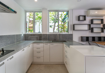 1 Bedroom Renovated Apartment For Rent - Tonle Bassac, Phnom Penh thumbnail