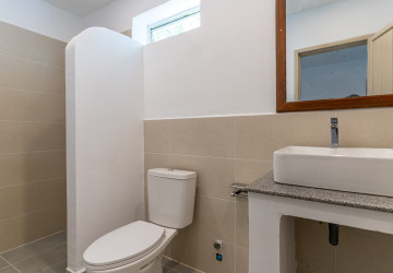 1 Bedroom Renovated Apartment For Rent - Tonle Bassac, Phnom Penh thumbnail