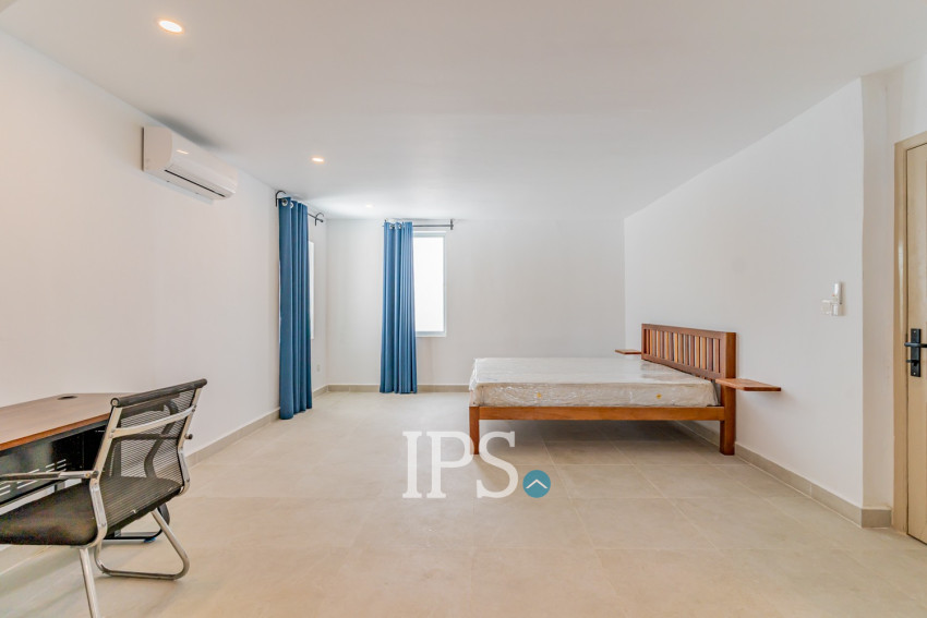 Renovated 4 Bedroom Apartment For Rent - Tonle Bassac, Phnom Penh
