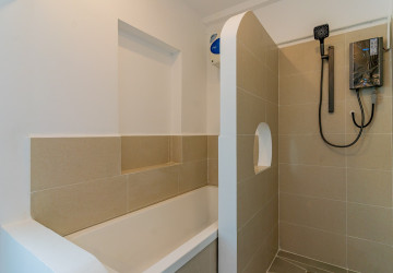 Renovated 4 Bedroom Apartment For Rent - Tonle Bassac, Phnom Penh thumbnail