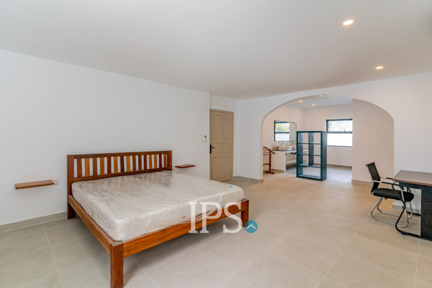 Renovated 4 Bedroom Apartment For Rent - Tonle Bassac, Phnom Penh