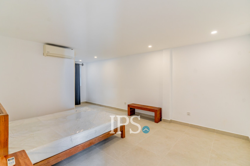Renovated 4 Bedroom Apartment For Rent - Tonle Bassac, Phnom Penh