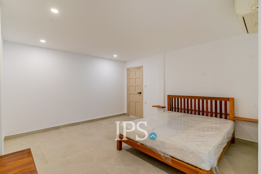 Renovated 4 Bedroom Apartment For Rent - Tonle Bassac, Phnom Penh