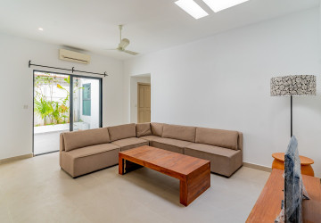 Renovated 4 Bedroom Apartment For Rent - Tonle Bassac, Phnom Penh thumbnail