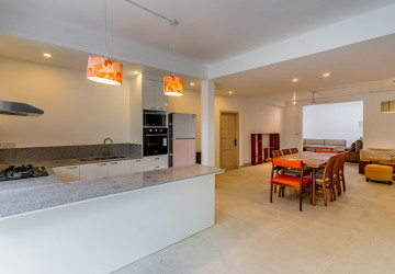 Renovated 4 Bedroom Apartment For Rent - Tonle Bassac, Phnom Penh thumbnail