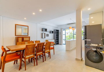 Renovated 4 Bedroom Apartment For Rent - Tonle Bassac, Phnom Penh thumbnail