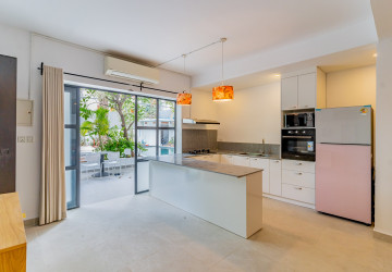 Renovated 4 Bedroom Apartment For Rent - Tonle Bassac, Phnom Penh thumbnail