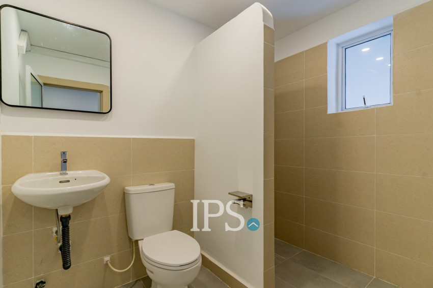 Renovated 4 Bedroom Apartment For Rent - Tonle Bassac, Phnom Penh