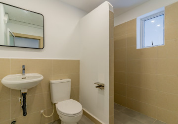 Renovated 4 Bedroom Apartment For Rent - Tonle Bassac, Phnom Penh thumbnail