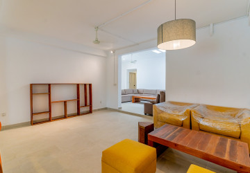 Renovated 4 Bedroom Apartment For Rent - Tonle Bassac, Phnom Penh thumbnail
