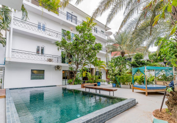 Renovated 4 Bedroom Apartment For Rent - Tonle Bassac, Phnom Penh thumbnail